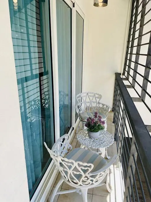 Spacious And Cozy Apartment In The City Saint-Domingue